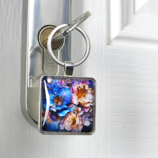 Keyring with a colourful glass domed image