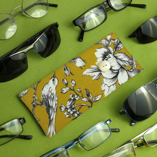 Soft padded eyeglass pouch