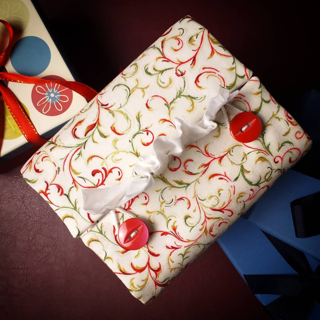 Cube Fabric Tissue Box Cover - Christmas Filigree Design